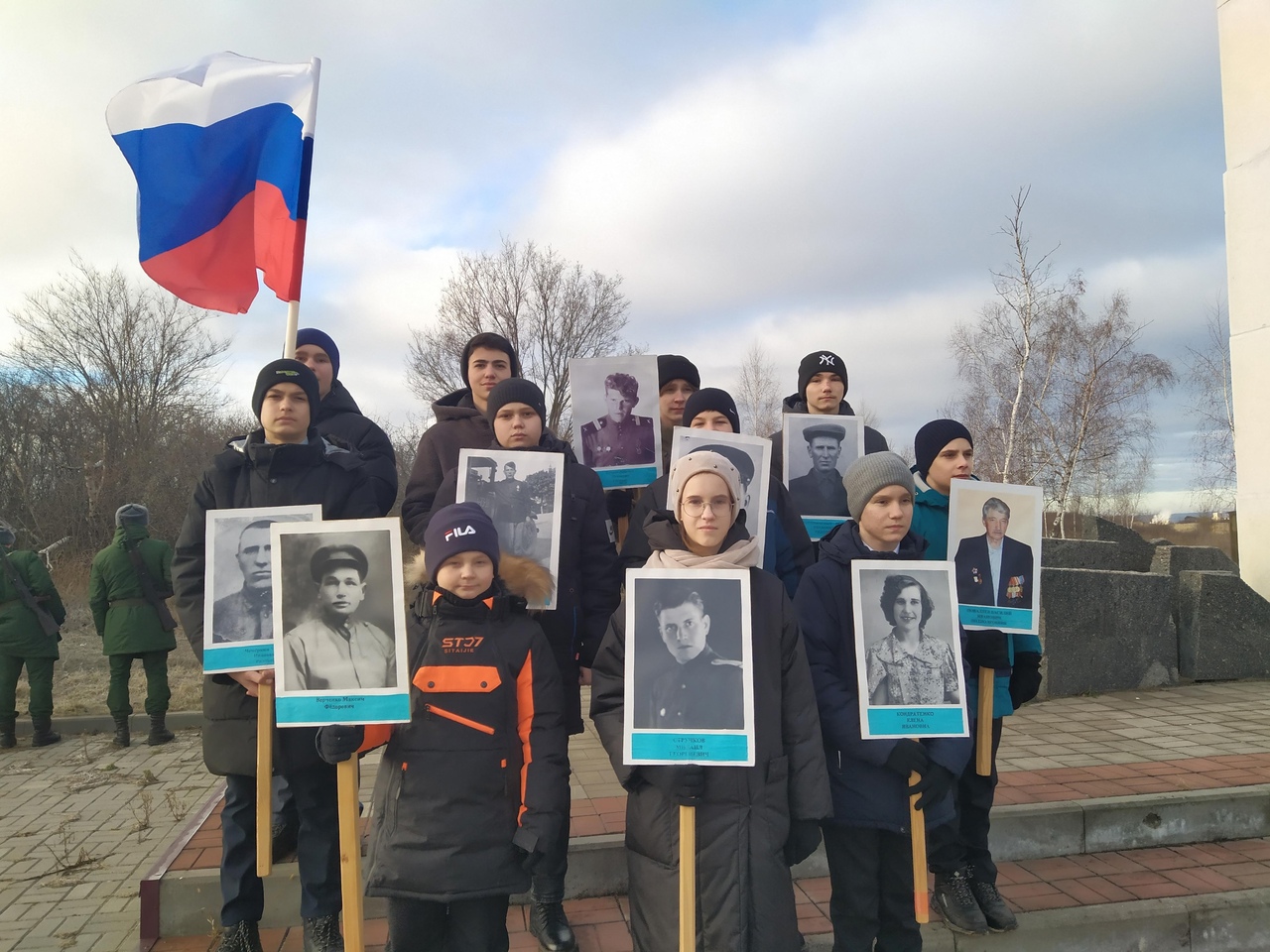 Возложения венков и цветов в честь 82-й годовщины освобождения Острогожска от немецко-фашистских захватчиков состоялись сегодня на мемориале у памятного знака, посвященного Острогожско-Россошанской операции..